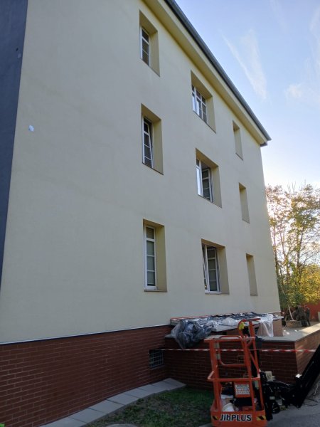 Malowanie elewacji farbą silikonową