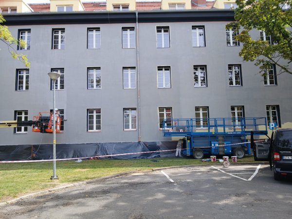 Malowanie elewacji farbą silikonową