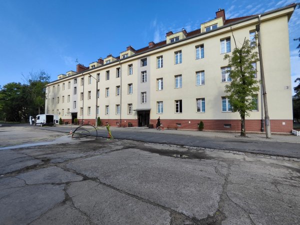 Malowanie elewacji farbą silikonową